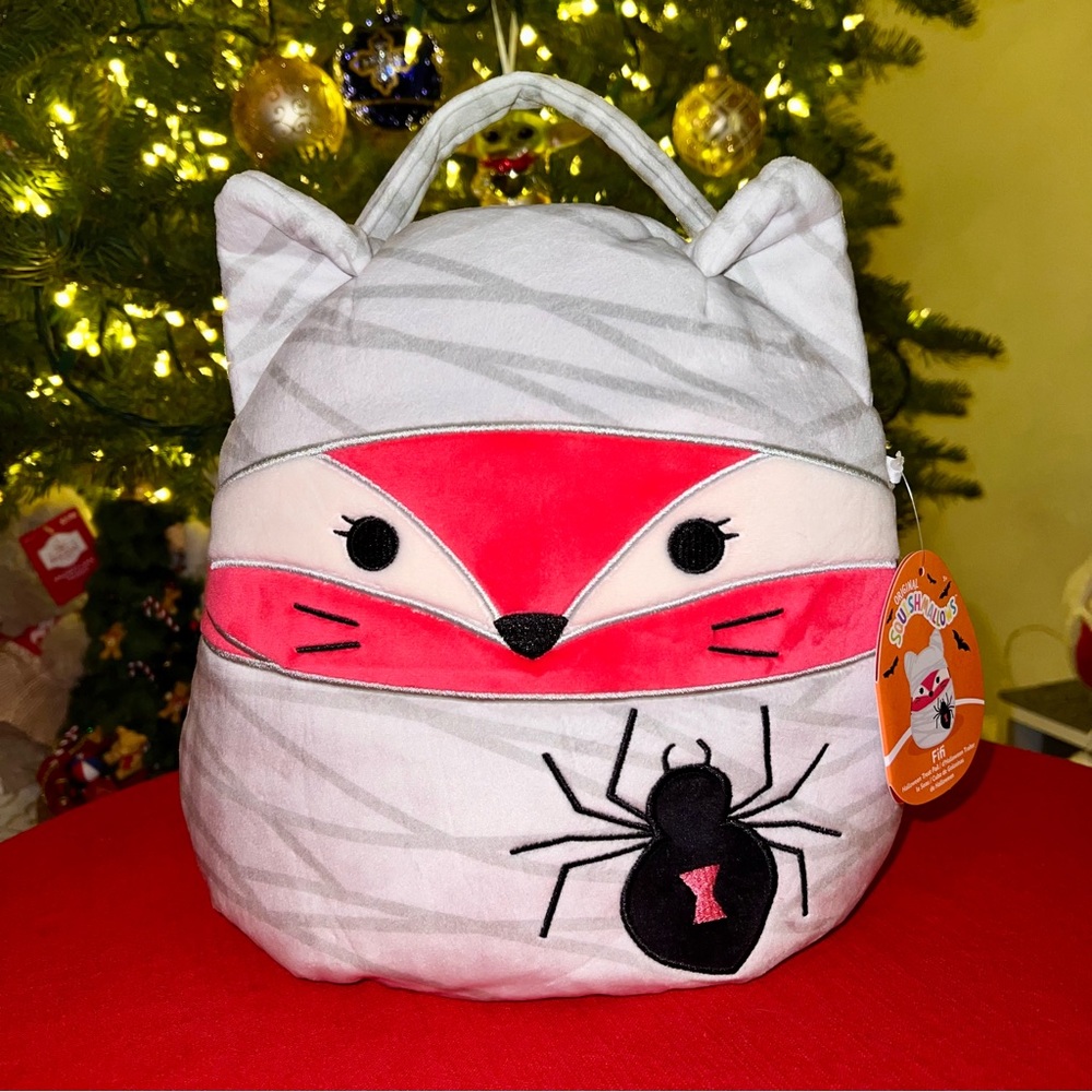 NWT ๐ฅ 10" Fifi Halloween Treat Pail Squishmallow - Picture 1 of 8